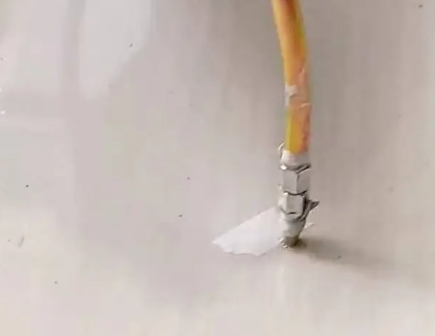 肇源瓷砖空鼓维修公司专业解答在瓷砖铺贴过程中，如果使用的砂料过粗（如全部使用了粗砂），可能会导致以下问题